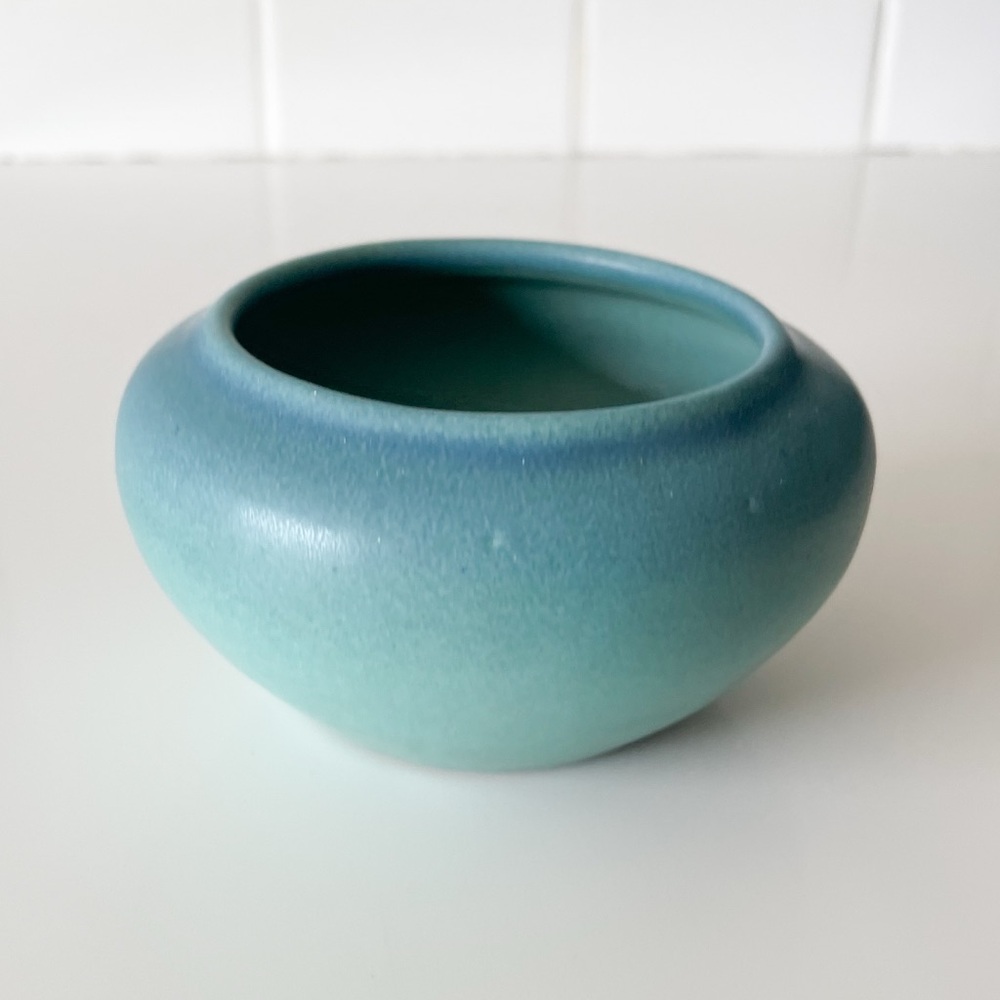 Mid Century Van Briggle Pottery Turquoise Ming Blue Cabinet Vase